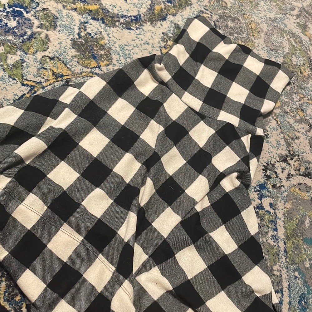 Turtleneck pancho checkered